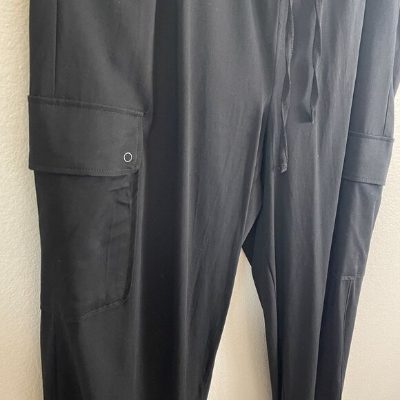 NEW Torrid Womens Plus Size 3X Short Pull On Relaxed Fit Cargo Jogger Pants - Picture 9 of 9